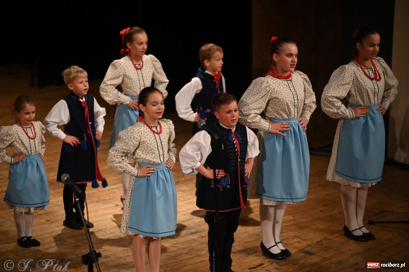 Zdjęcie w galerii na portalu naszraciborz.pl: 70. urodziny Zespołu Pieśni i Tańca Strzecha. Koncert jubileuszowy w RCK [FOTO i WIDEO] wiadomości z regionu