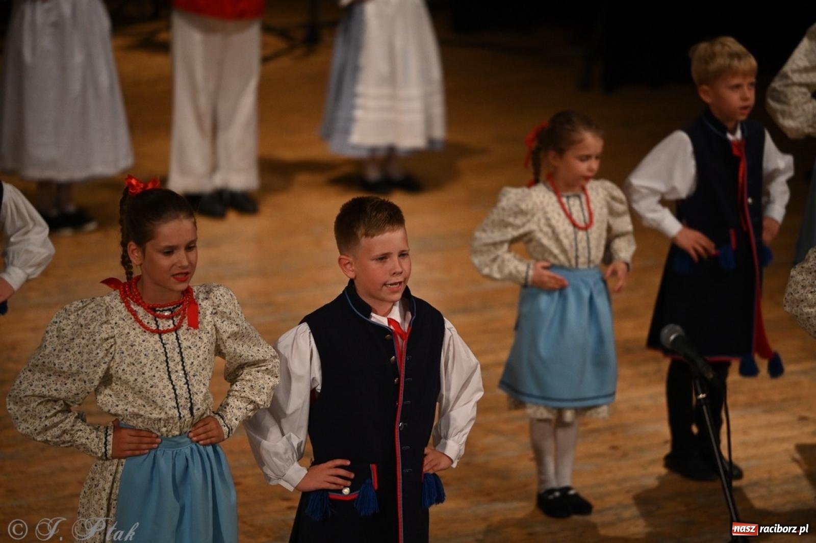 Zdjęcie w galerii na portalu naszraciborz.pl: 70. urodziny Zespołu Pieśni i Tańca Strzecha. Koncert jubileuszowy w RCK [FOTO i WIDEO] wiadomości z regionu