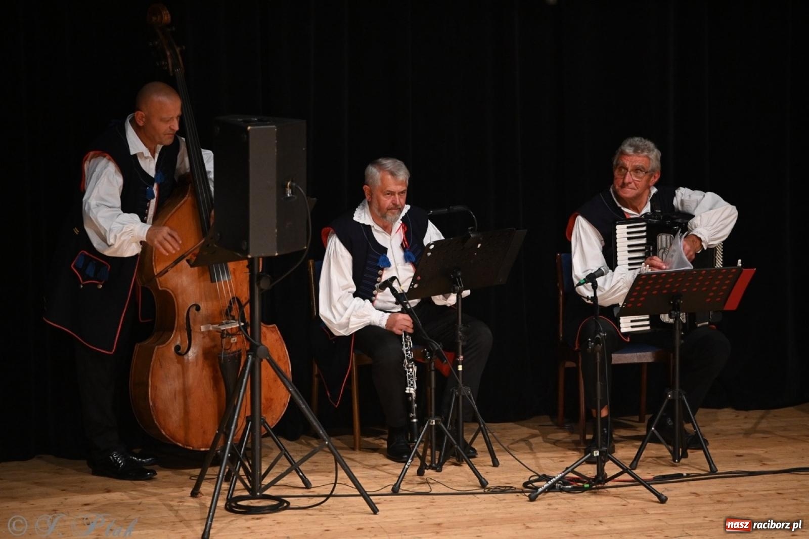 Zdjęcie w galerii na portalu naszraciborz.pl: 70. urodziny Zespołu Pieśni i Tańca Strzecha. Koncert jubileuszowy w RCK [FOTO i WIDEO] wiadomości z regionu