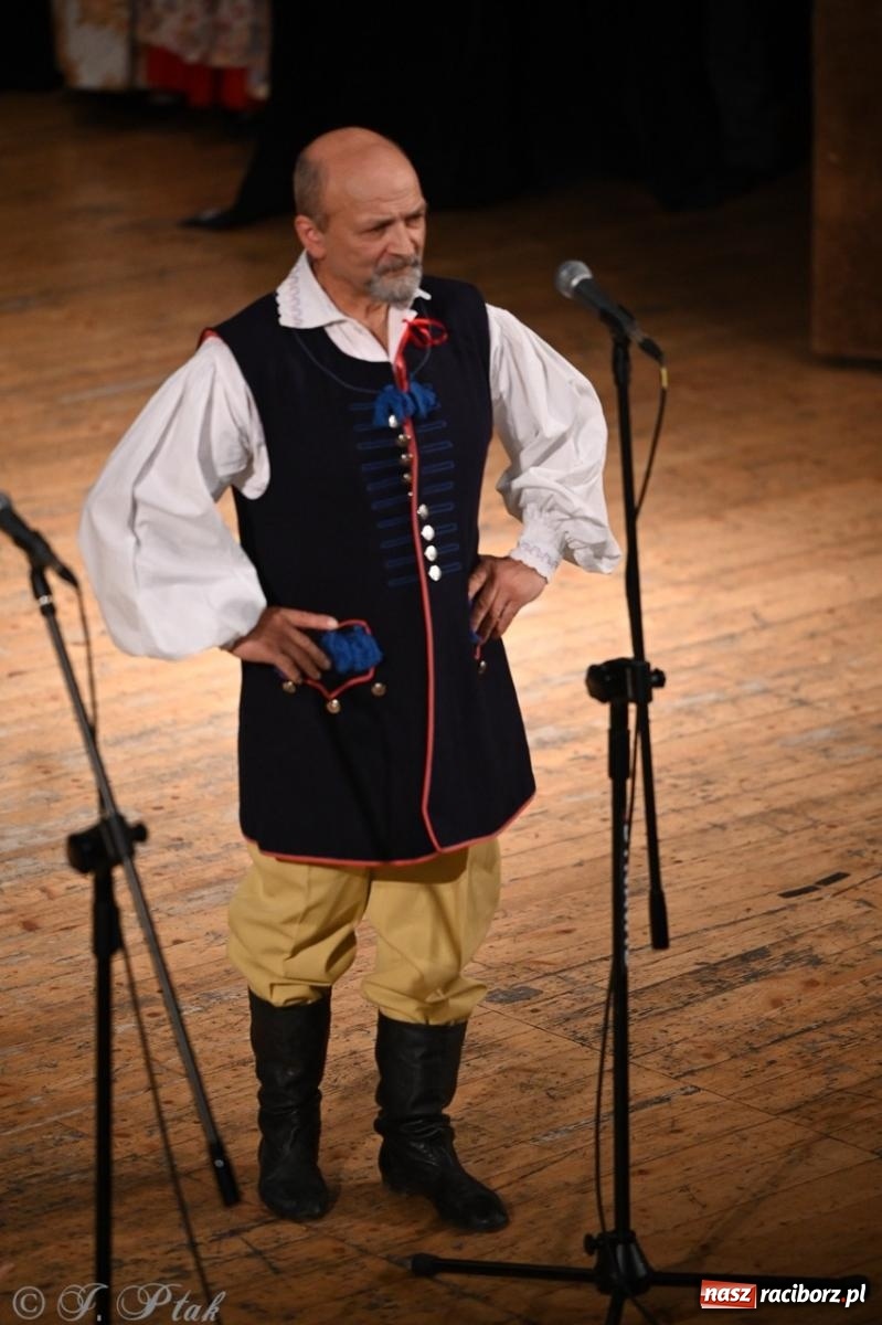 Zdjęcie w galerii na portalu naszraciborz.pl: 70. urodziny Zespołu Pieśni i Tańca Strzecha. Koncert jubileuszowy w RCK [FOTO i WIDEO] wiadomości z regionu