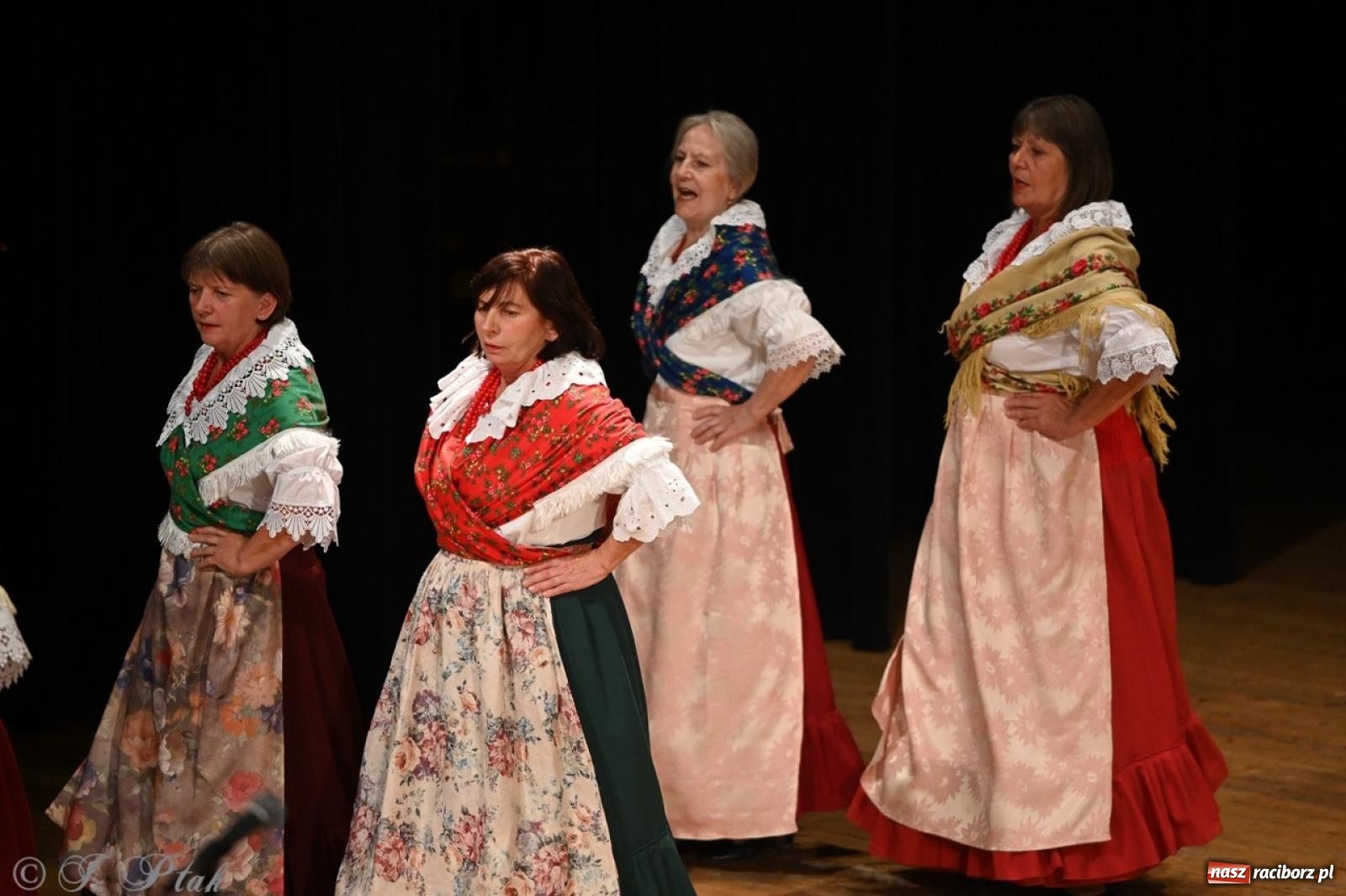 Zdjęcie w galerii na portalu naszraciborz.pl: 70. urodziny Zespołu Pieśni i Tańca Strzecha. Koncert jubileuszowy w RCK [FOTO i WIDEO] wiadomości z regionu