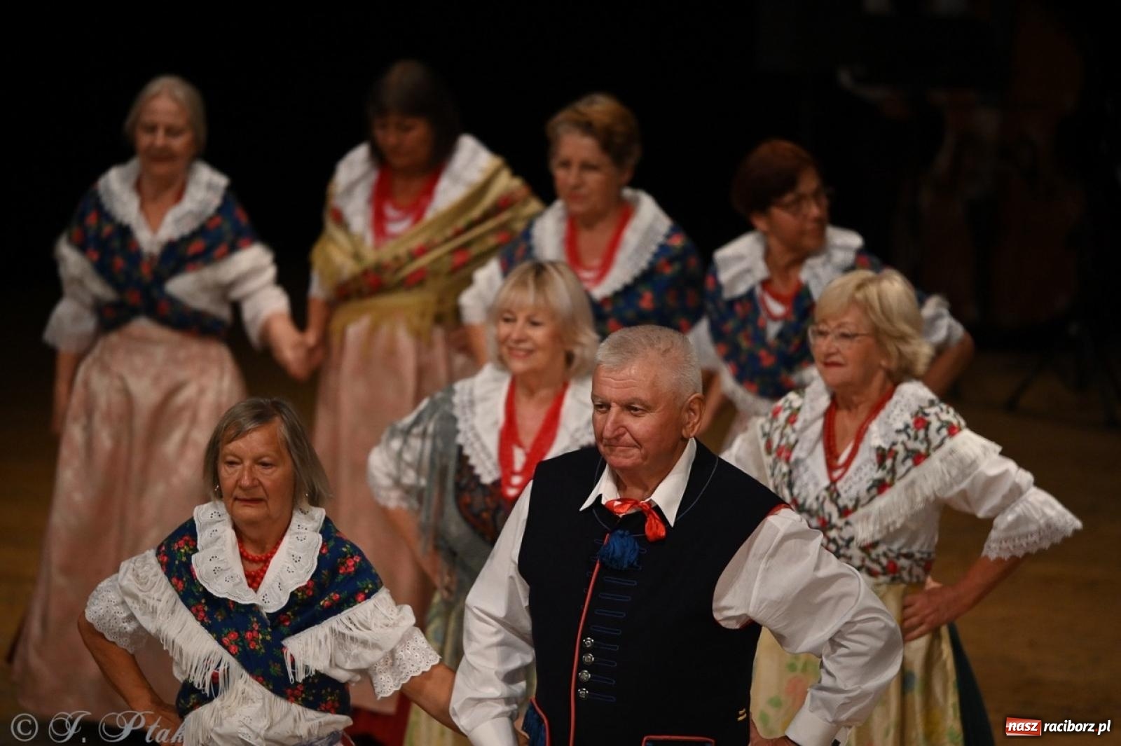 Zdjęcie w galerii na portalu naszraciborz.pl: 70. urodziny Zespołu Pieśni i Tańca Strzecha. Koncert jubileuszowy w RCK [FOTO i WIDEO] wiadomości z regionu