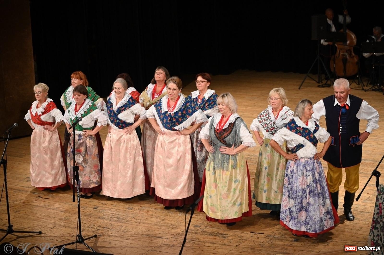 Zdjęcie w galerii na portalu naszraciborz.pl: 70. urodziny Zespołu Pieśni i Tańca Strzecha. Koncert jubileuszowy w RCK [FOTO i WIDEO] wiadomości z regionu