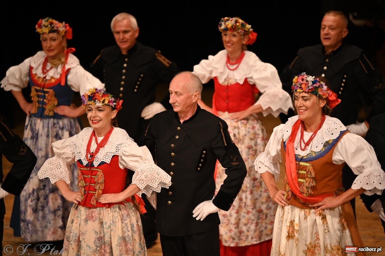 Zdjęcie w galerii na portalu naszraciborz.pl: 70. urodziny Zespołu Pieśni i Tańca Strzecha. Koncert jubileuszowy w RCK [FOTO i WIDEO] wiadomości z regionu