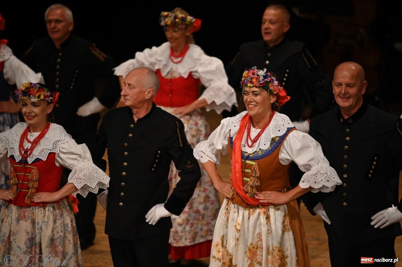 Zdjęcie w galerii na portalu naszraciborz.pl: 70. urodziny Zespołu Pieśni i Tańca Strzecha. Koncert jubileuszowy w RCK [FOTO i WIDEO] wiadomości z regionu