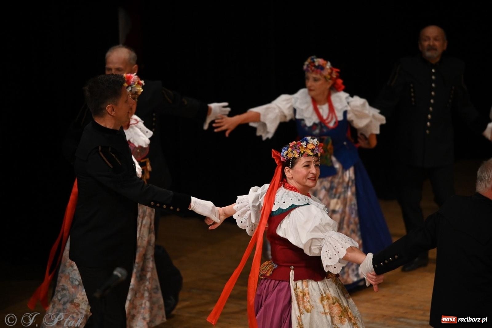 Zdjęcie w galerii na portalu naszraciborz.pl: 70. urodziny Zespołu Pieśni i Tańca Strzecha. Koncert jubileuszowy w RCK [FOTO i WIDEO] wiadomości z regionu