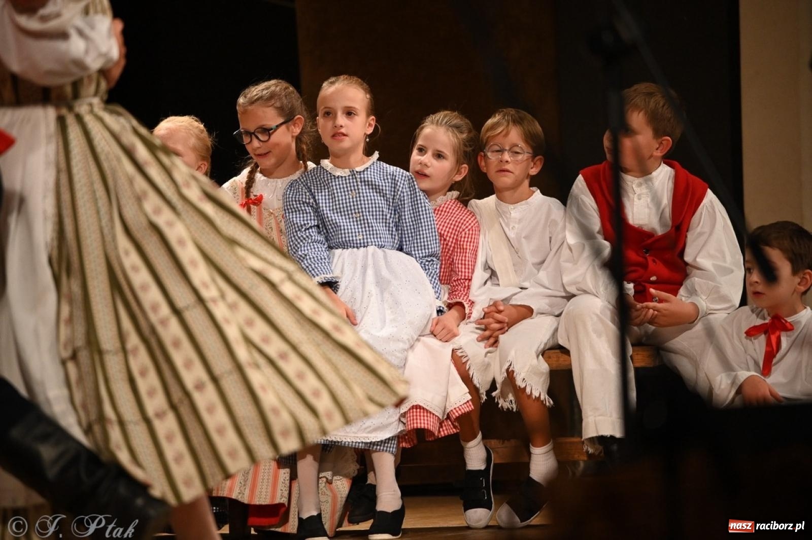 Zdjęcie w galerii na portalu naszraciborz.pl: 70. urodziny Zespołu Pieśni i Tańca Strzecha. Koncert jubileuszowy w RCK [FOTO i WIDEO] wiadomości z regionu