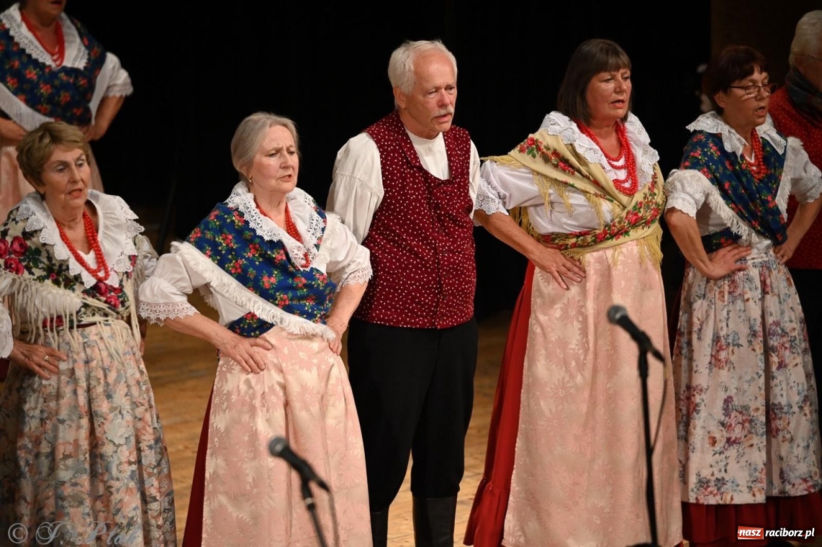 Zdjęcie w galerii na portalu naszraciborz.pl: 70. urodziny Zespołu Pieśni i Tańca Strzecha. Koncert jubileuszowy w RCK [FOTO i WIDEO] wiadomości z regionu