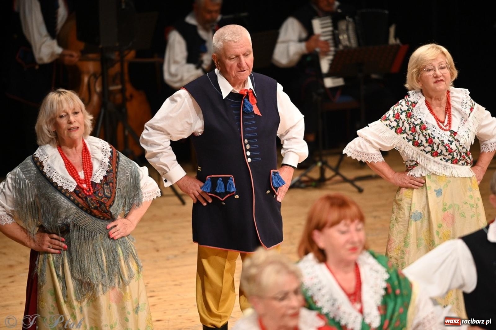 Zdjęcie w galerii na portalu naszraciborz.pl: 70. urodziny Zespołu Pieśni i Tańca Strzecha. Koncert jubileuszowy w RCK [FOTO i WIDEO] wiadomości z regionu