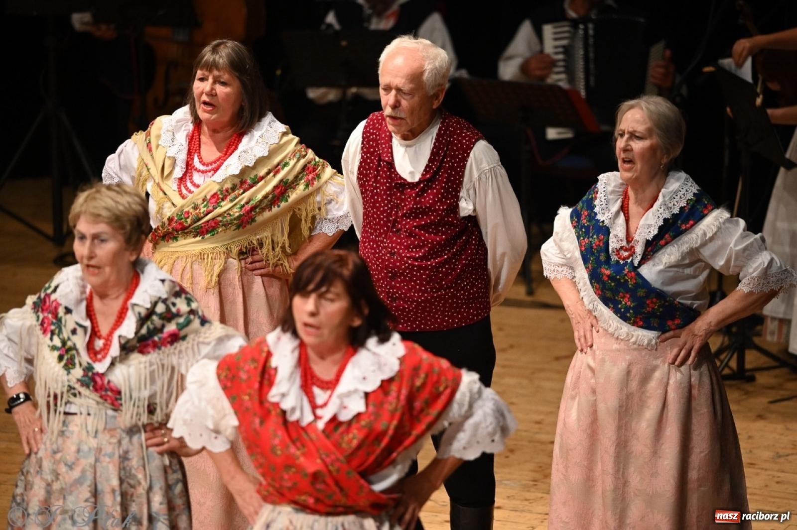 Zdjęcie w galerii na portalu naszraciborz.pl: 70. urodziny Zespołu Pieśni i Tańca Strzecha. Koncert jubileuszowy w RCK [FOTO i WIDEO] wiadomości z regionu
