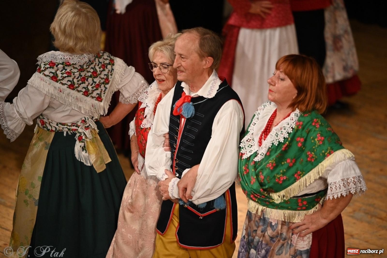 Zdjęcie w galerii na portalu naszraciborz.pl: 70. urodziny Zespołu Pieśni i Tańca Strzecha. Koncert jubileuszowy w RCK [FOTO i WIDEO] wiadomości z regionu