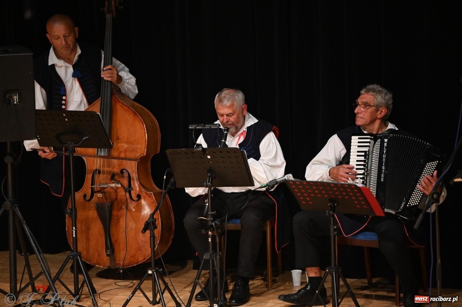 Zdjęcie w galerii na portalu naszraciborz.pl: 70. urodziny Zespołu Pieśni i Tańca Strzecha. Koncert jubileuszowy w RCK [FOTO i WIDEO] wiadomości z regionu