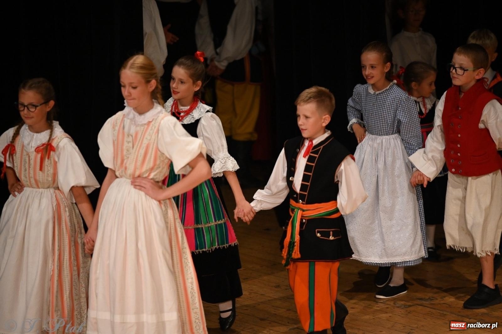 Zdjęcie w galerii na portalu naszraciborz.pl: 70. urodziny Zespołu Pieśni i Tańca Strzecha. Koncert jubileuszowy w RCK [FOTO i WIDEO] wiadomości z regionu