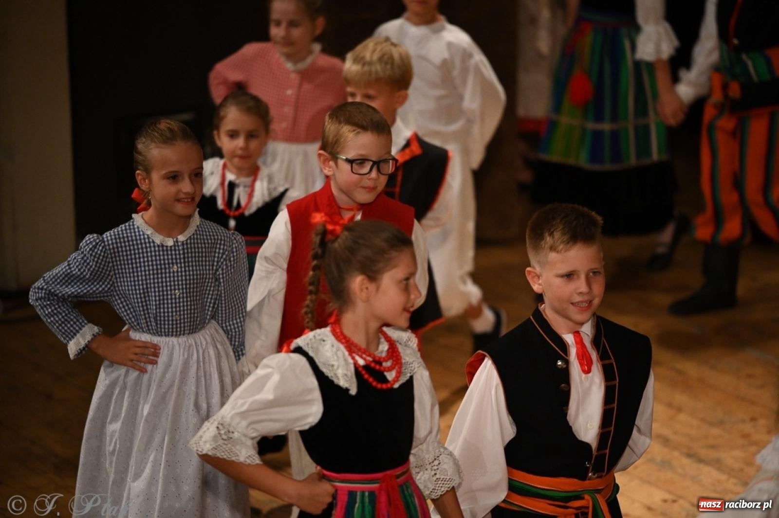 Zdjęcie w galerii na portalu naszraciborz.pl: 70. urodziny Zespołu Pieśni i Tańca Strzecha. Koncert jubileuszowy w RCK [FOTO i WIDEO] wiadomości z regionu