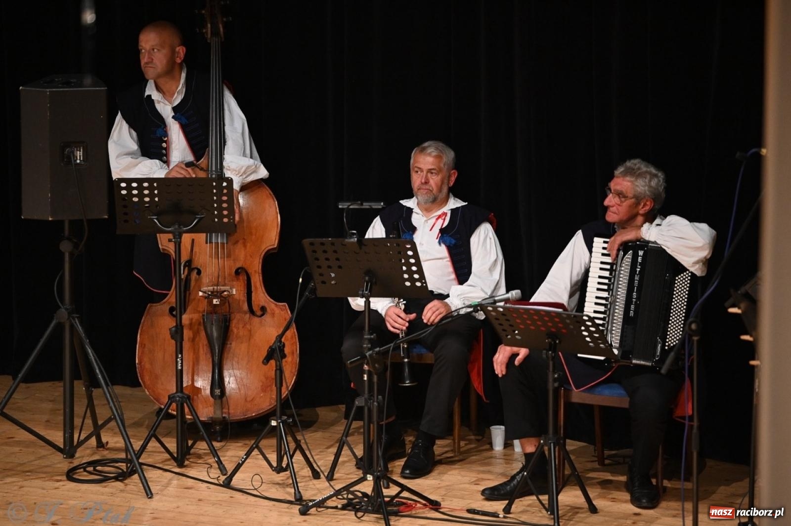 Zdjęcie w galerii na portalu naszraciborz.pl: 70. urodziny Zespołu Pieśni i Tańca Strzecha. Koncert jubileuszowy w RCK [FOTO i WIDEO] wiadomości z regionu