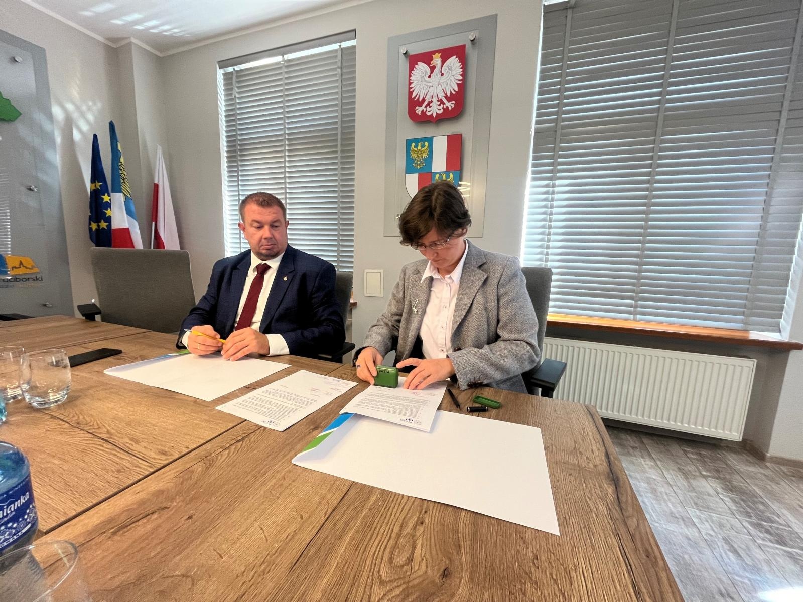 Zdjęcie w galerii na portalu naszraciborz.pl: Podpisano umowę na remont zamkowych organów wiadomości z regionu