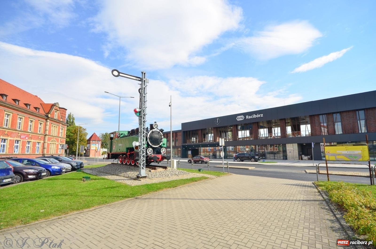 Zdjęcie w galerii na portalu naszraciborz.pl: 21 października otwarcie nowego dworca PKP.  TVP o pomyśle utworzenia tu kaplicy wiadomości z regionu