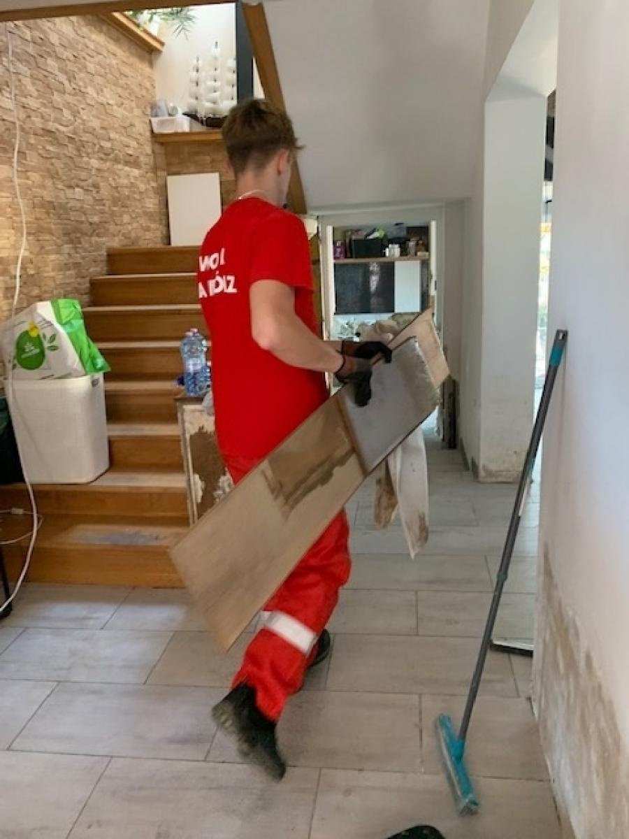 Zdjęcie w galerii na portalu naszraciborz.pl: Raciborscy WOPR-owcy zaangażowani w pomoc powodzianom z Branic wiadomości z regionu