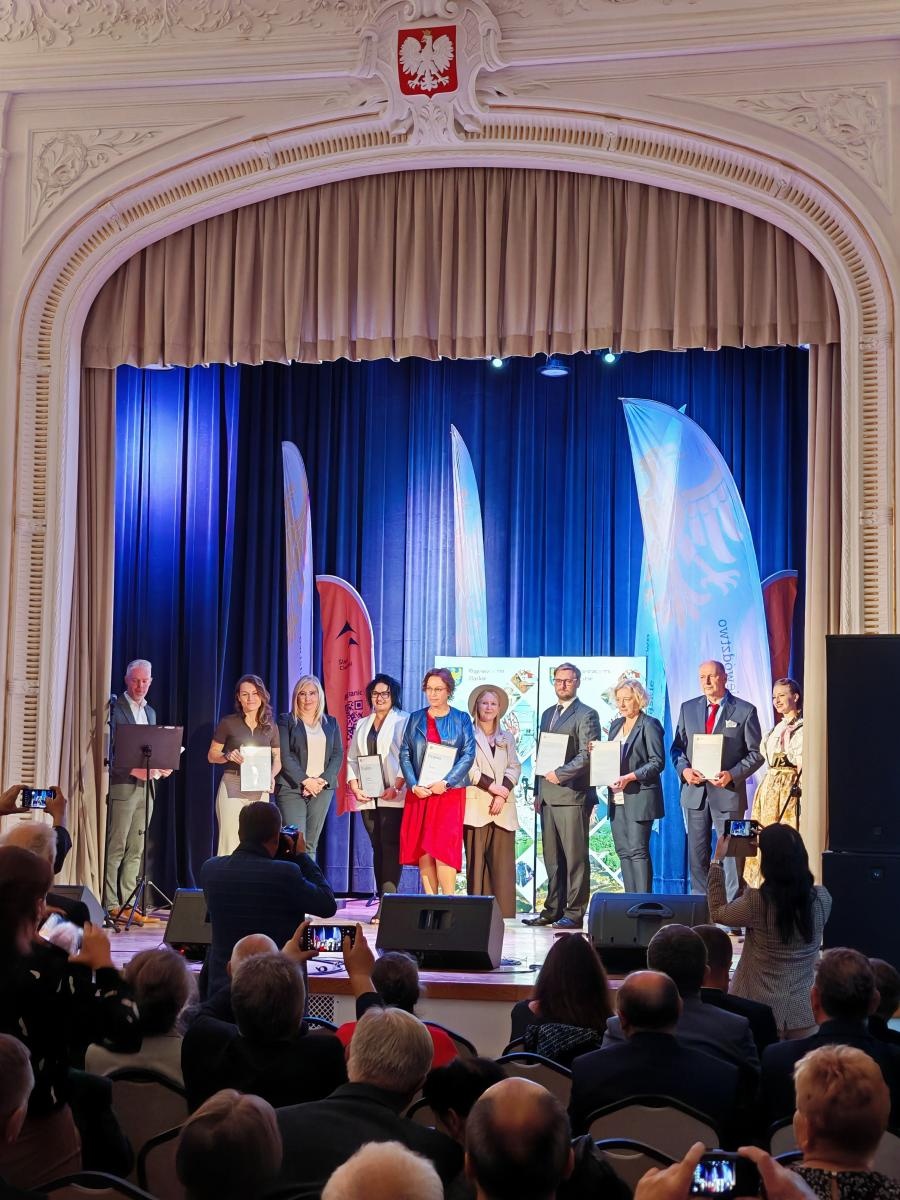 Zdjęcie w galerii na portalu naszraciborz.pl: Raciborska Fundacja Pozytywnie Nakręceni wyróżniona za rozwój turystyki wiadomości z regionu