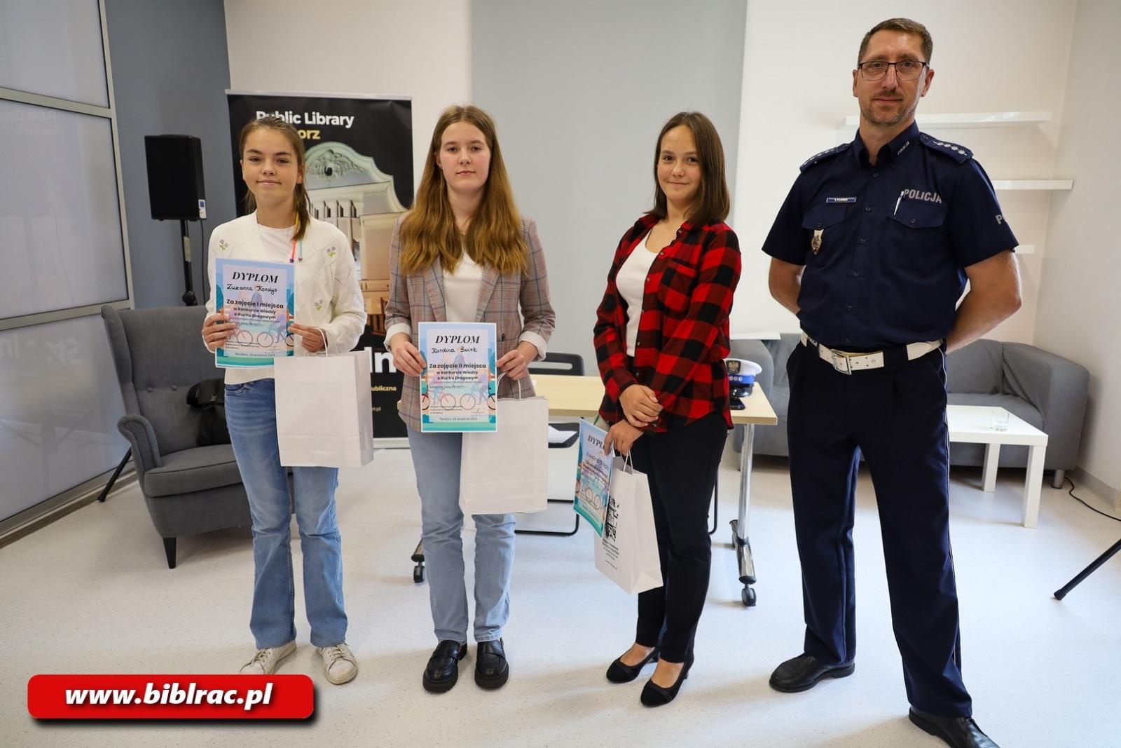 Zdjęcie w galerii na portalu naszraciborz.pl: Konkurs Wiedzy o Ruchu Drogowym w bibliotece rozstrzygnięty wiadomości z regionu
