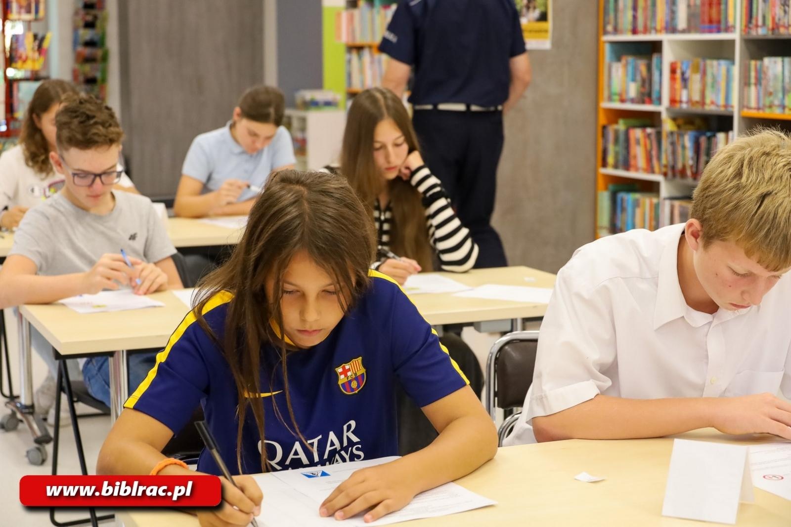Zdjęcie w galerii na portalu naszraciborz.pl: Konkurs Wiedzy o Ruchu Drogowym w bibliotece rozstrzygnięty wiadomości z regionu