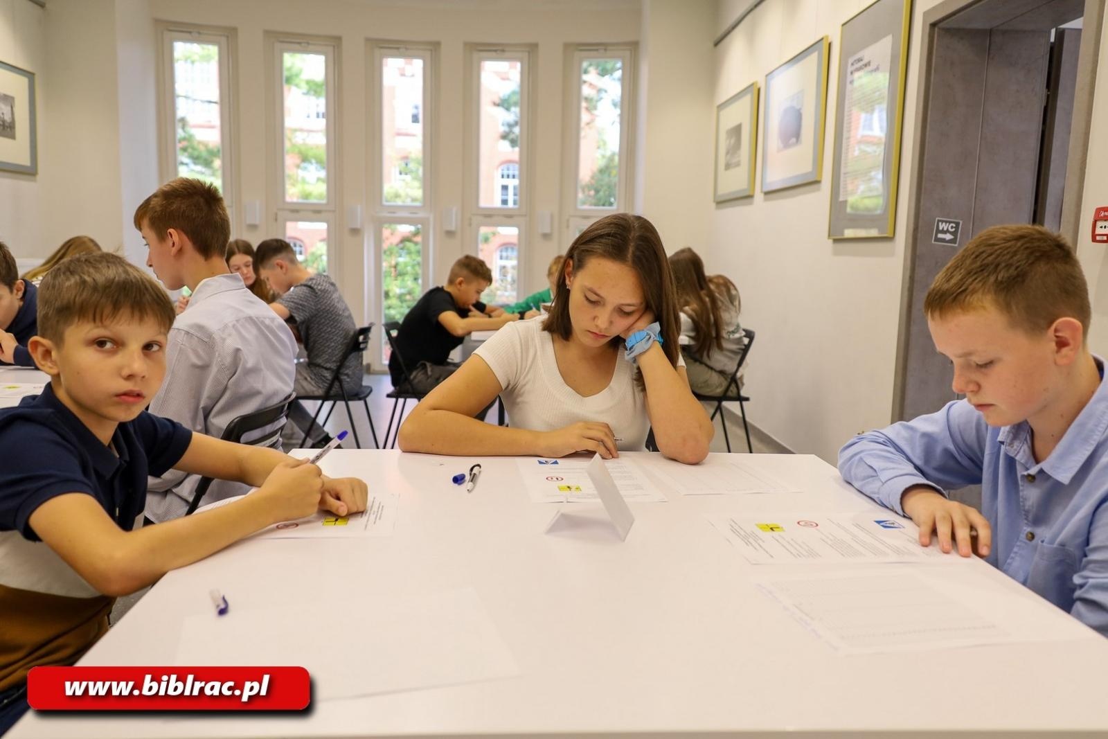 Zdjęcie w galerii na portalu naszraciborz.pl: Konkurs Wiedzy o Ruchu Drogowym w bibliotece rozstrzygnięty wiadomości z regionu
