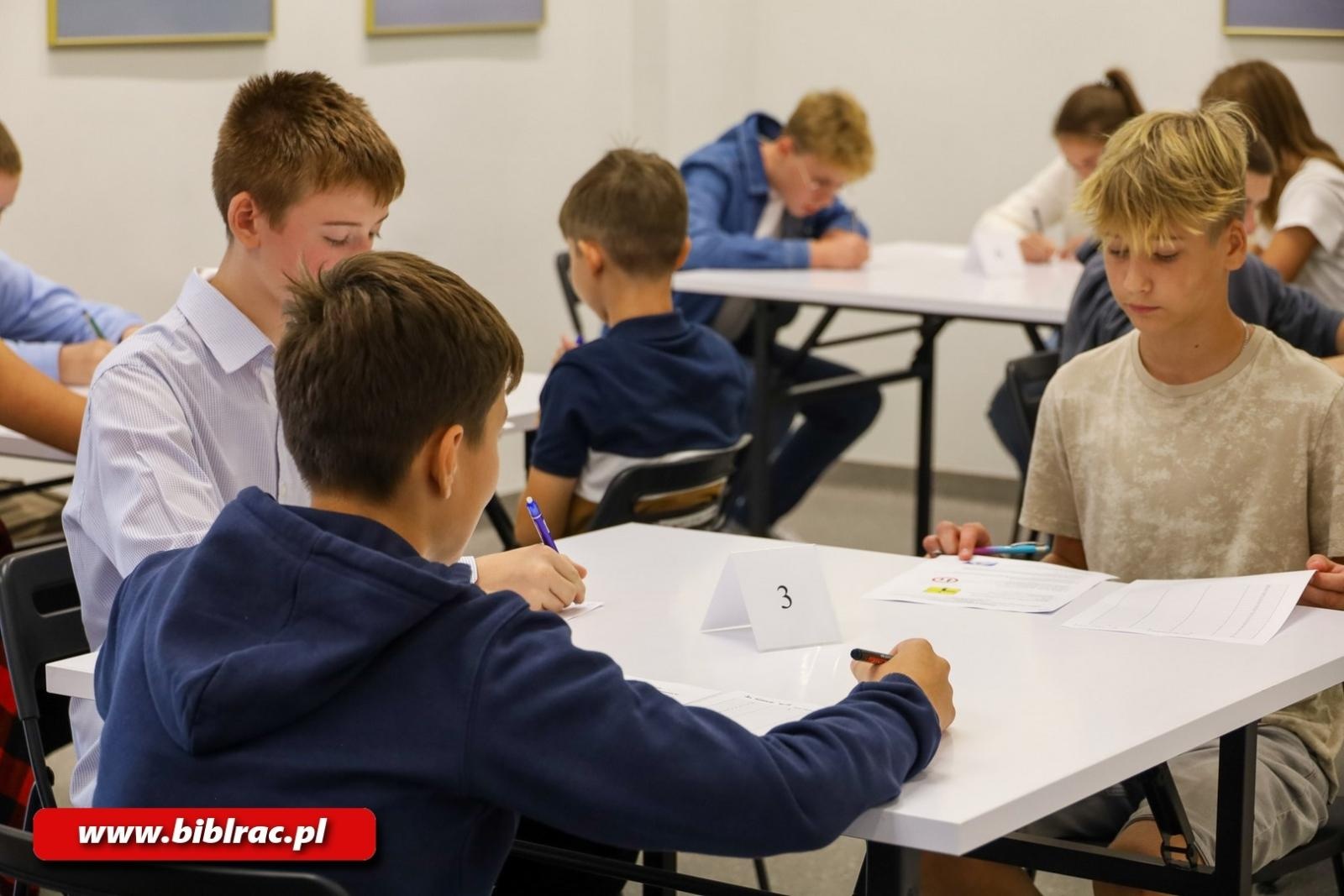 Zdjęcie w galerii na portalu naszraciborz.pl: Konkurs Wiedzy o Ruchu Drogowym w bibliotece rozstrzygnięty wiadomości z regionu