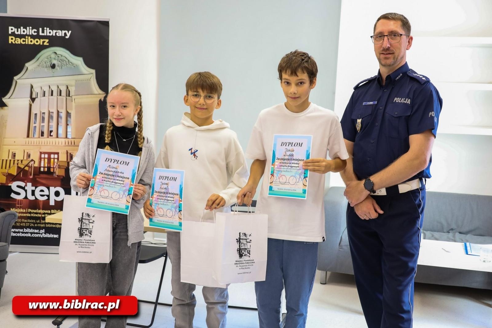 Zdjęcie w galerii na portalu naszraciborz.pl: Konkurs Wiedzy o Ruchu Drogowym w bibliotece rozstrzygnięty wiadomości z regionu