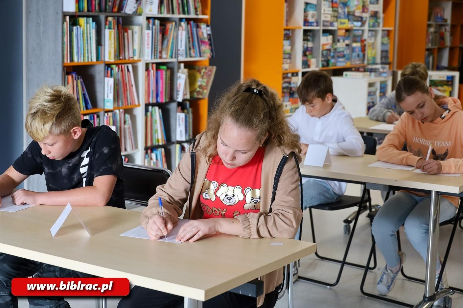 Zdjęcie w galerii na portalu naszraciborz.pl: Konkurs Wiedzy o Ruchu Drogowym w bibliotece rozstrzygnięty wiadomości z regionu