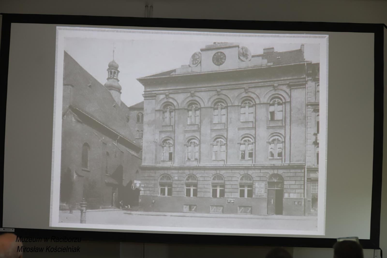 Zdjęcie w galerii na portalu naszraciborz.pl: Bernert i jego syn. Czwartkowe spotkanie z historią w Muzeum wiadomości z regionu