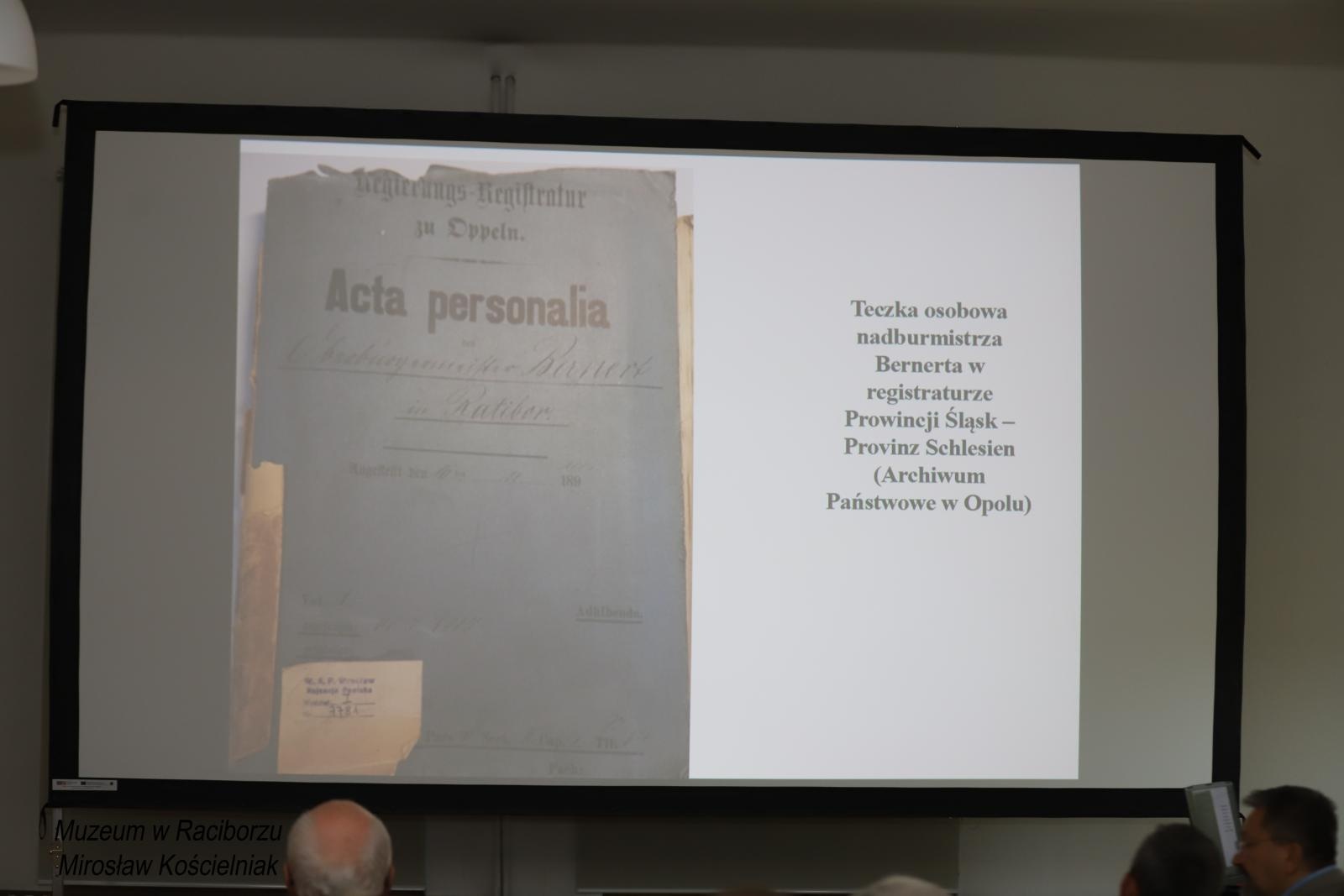Zdjęcie w galerii na portalu naszraciborz.pl: Bernert i jego syn. Czwartkowe spotkanie z historią w Muzeum wiadomości z regionu