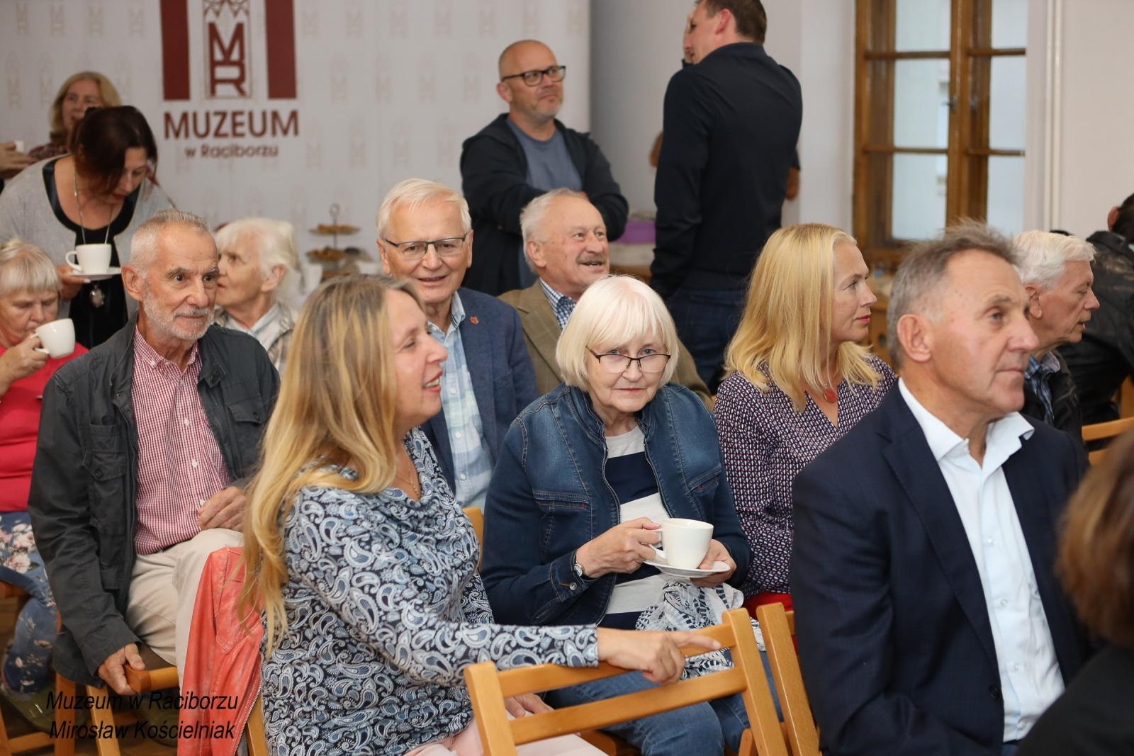 Zdjęcie w galerii na portalu naszraciborz.pl: Bernert i jego syn. Czwartkowe spotkanie z historią w Muzeum wiadomości z regionu