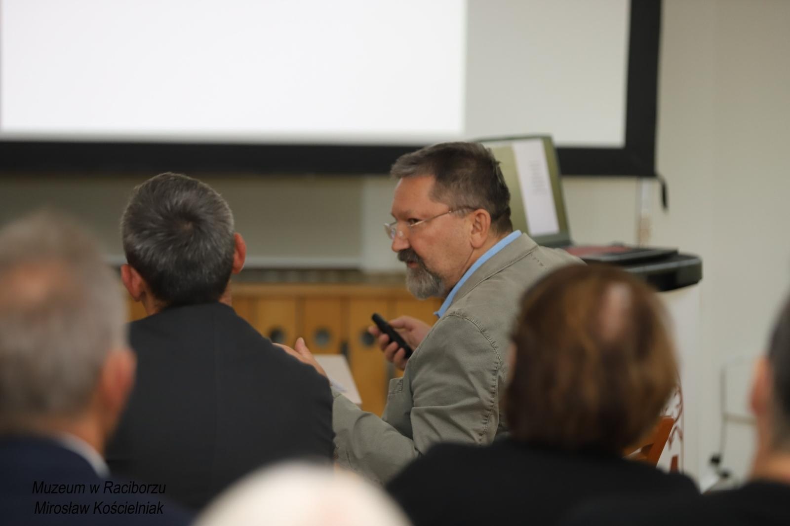 Zdjęcie w galerii na portalu naszraciborz.pl: Bernert i jego syn. Czwartkowe spotkanie z historią w Muzeum wiadomości z regionu
