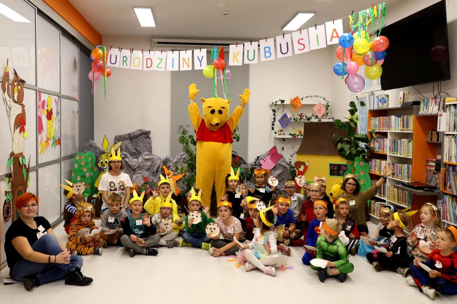 Zdjęcie w galerii na portalu naszraciborz.pl: Miś o Bardzo Małym Rozumku zaprasza na urodziny do biblioteki wiadomości z regionu