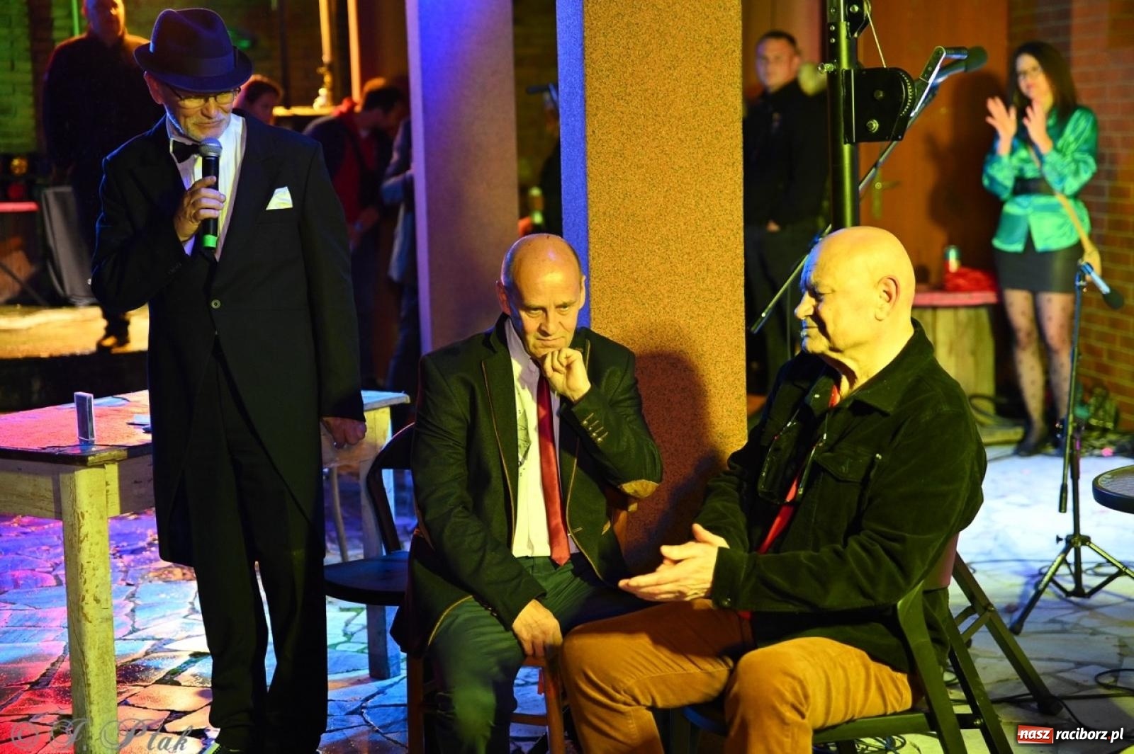 Zdjęcie w galerii na portalu naszraciborz.pl: Labirynt znów ożył. Spotkanie i dyskoteka w stylu lat 80-tych za nami [FOTO i WIDEO] wiadomości z regionu