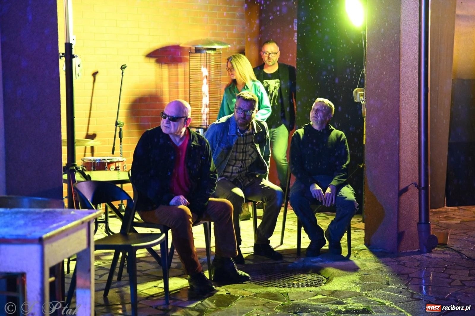 Zdjęcie w galerii na portalu naszraciborz.pl: Labirynt znów ożył. Spotkanie i dyskoteka w stylu lat 80-tych za nami [FOTO i WIDEO] wiadomości z regionu