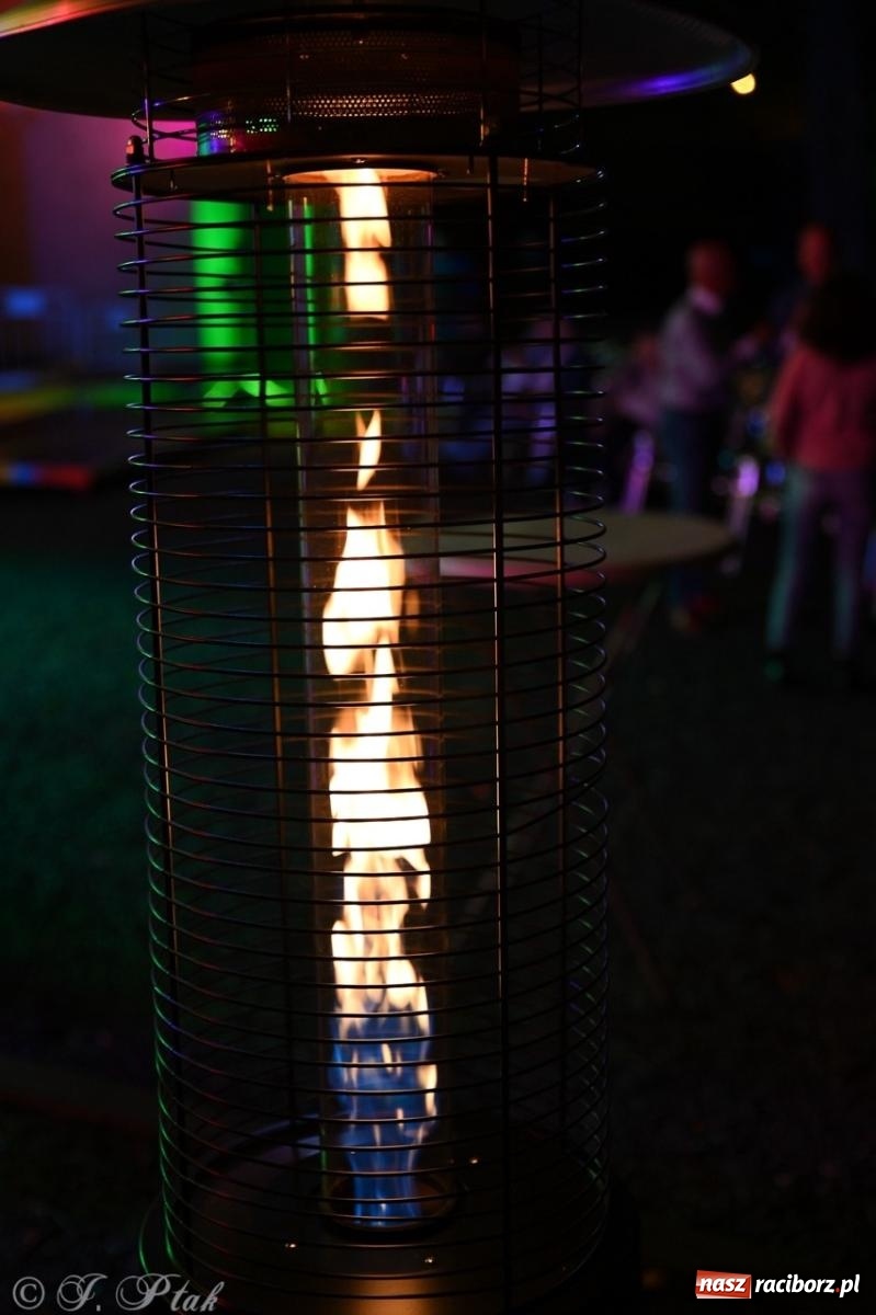 Zdjęcie w galerii na portalu naszraciborz.pl: Labirynt znów ożył. Spotkanie i dyskoteka w stylu lat 80-tych za nami [FOTO i WIDEO] wiadomości z regionu