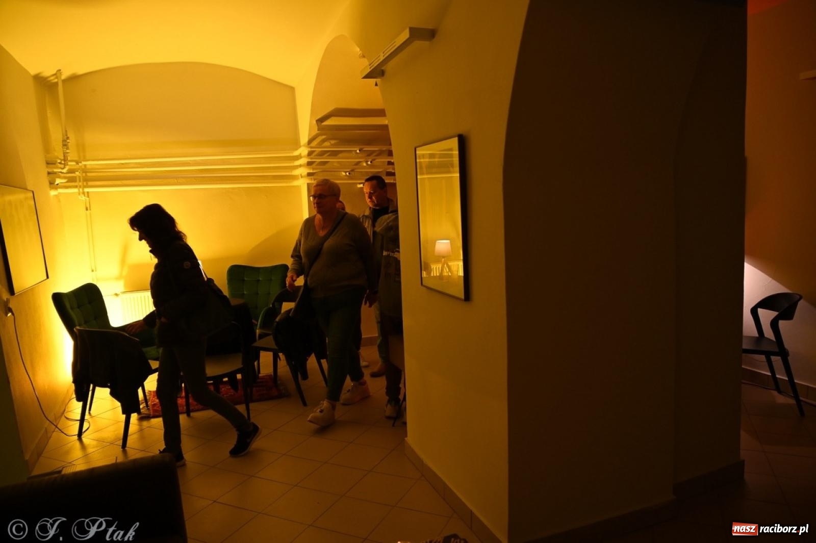 Zdjęcie w galerii na portalu naszraciborz.pl: Labirynt znów ożył. Spotkanie i dyskoteka w stylu lat 80-tych za nami [FOTO i WIDEO] wiadomości z regionu