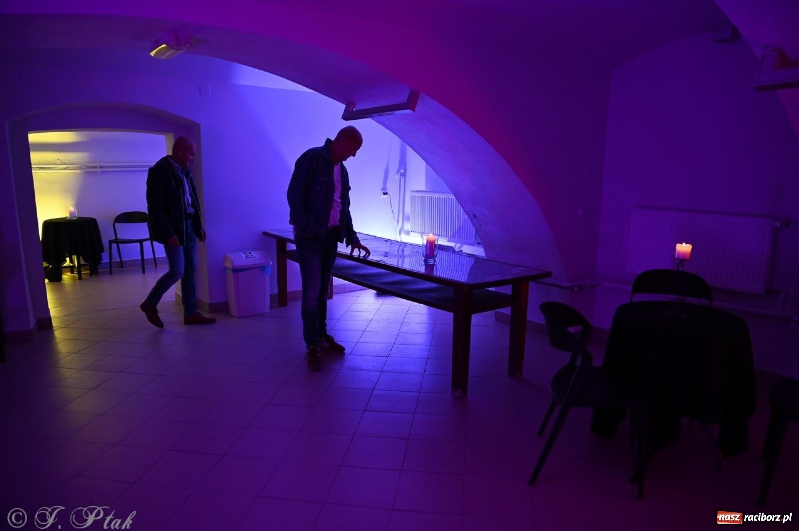 Zdjęcie w galerii na portalu naszraciborz.pl: Labirynt znów ożył. Spotkanie i dyskoteka w stylu lat 80-tych za nami [FOTO i WIDEO] wiadomości z regionu