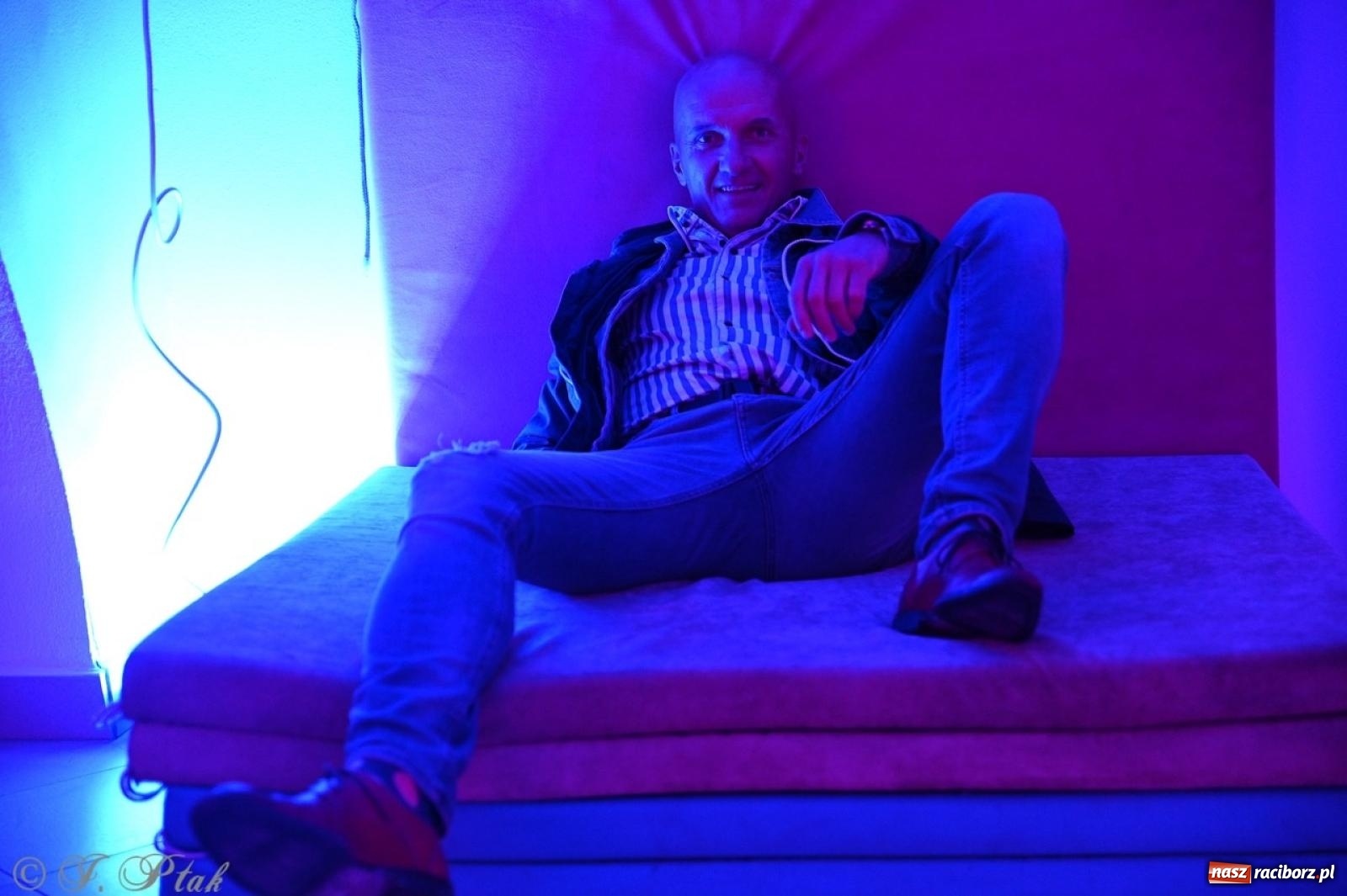 Zdjęcie w galerii na portalu naszraciborz.pl: Labirynt znów ożył. Spotkanie i dyskoteka w stylu lat 80-tych za nami [FOTO i WIDEO] wiadomości z regionu