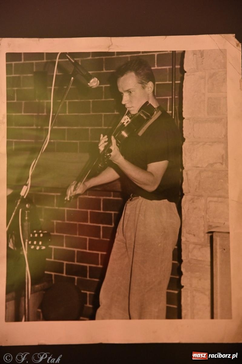 Zdjęcie w galerii na portalu naszraciborz.pl: Labirynt znów ożył. Spotkanie i dyskoteka w stylu lat 80-tych za nami [FOTO i WIDEO] wiadomości z regionu