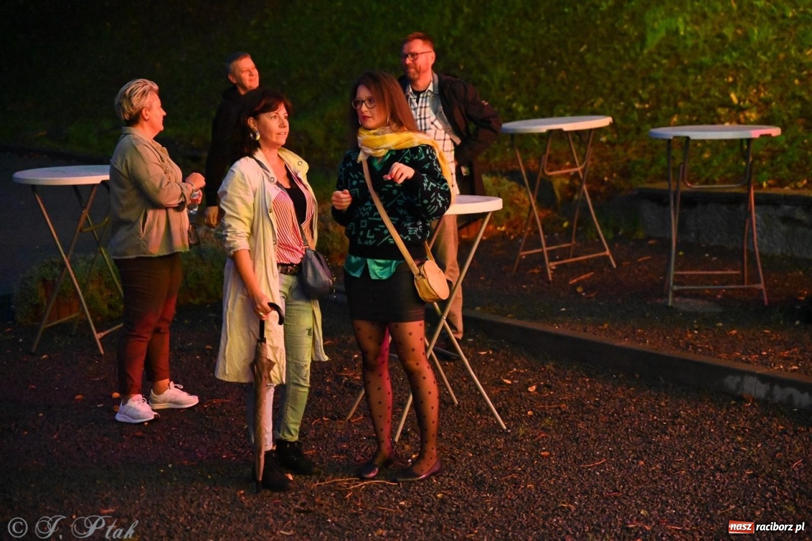 Zdjęcie w galerii na portalu naszraciborz.pl: Labirynt znów ożył. Spotkanie i dyskoteka w stylu lat 80-tych za nami [FOTO i WIDEO] wiadomości z regionu