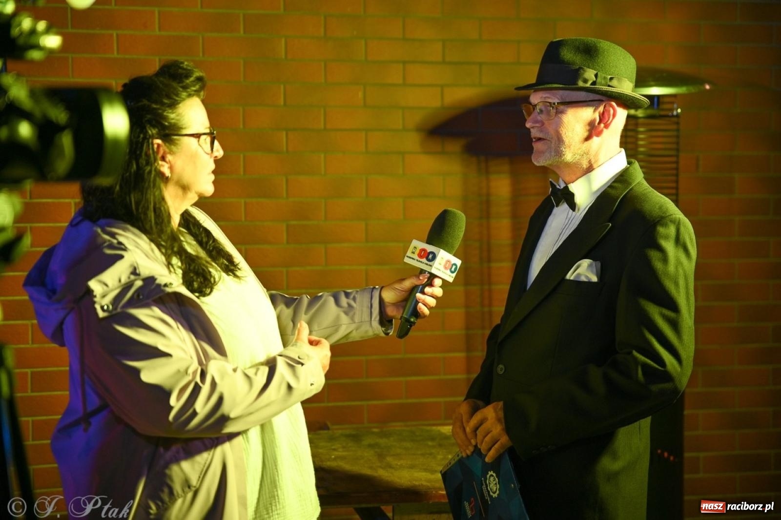 Zdjęcie w galerii na portalu naszraciborz.pl: Labirynt znów ożył. Spotkanie i dyskoteka w stylu lat 80-tych za nami [FOTO i WIDEO] wiadomości z regionu