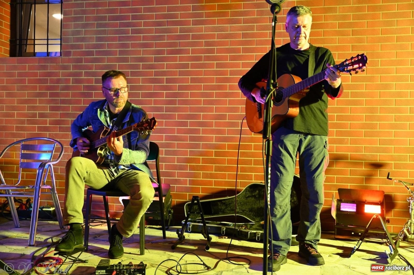 Zdjęcie w galerii na portalu naszraciborz.pl: Labirynt znów ożył. Spotkanie i dyskoteka w stylu lat 80-tych za nami [FOTO i WIDEO] wiadomości z regionu