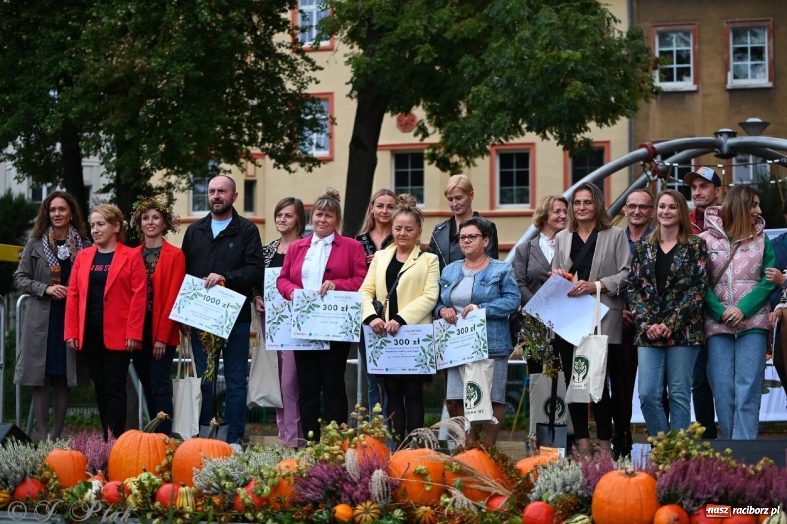 Zdjęcie w galerii na portalu naszraciborz.pl: Święto Dyni w Ogródku Jordanowskim: celebracja jesieni pełna barw i zabawy wiadomości z regionu