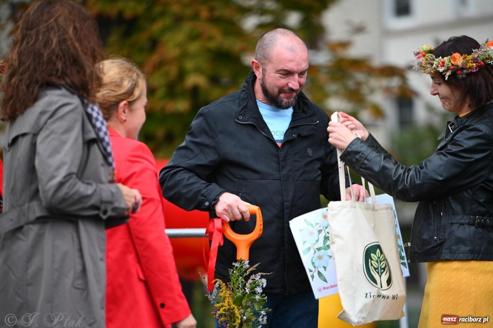 Zdjęcie w galerii na portalu naszraciborz.pl: Święto Dyni w Ogródku Jordanowskim: celebracja jesieni pełna barw i zabawy wiadomości z regionu