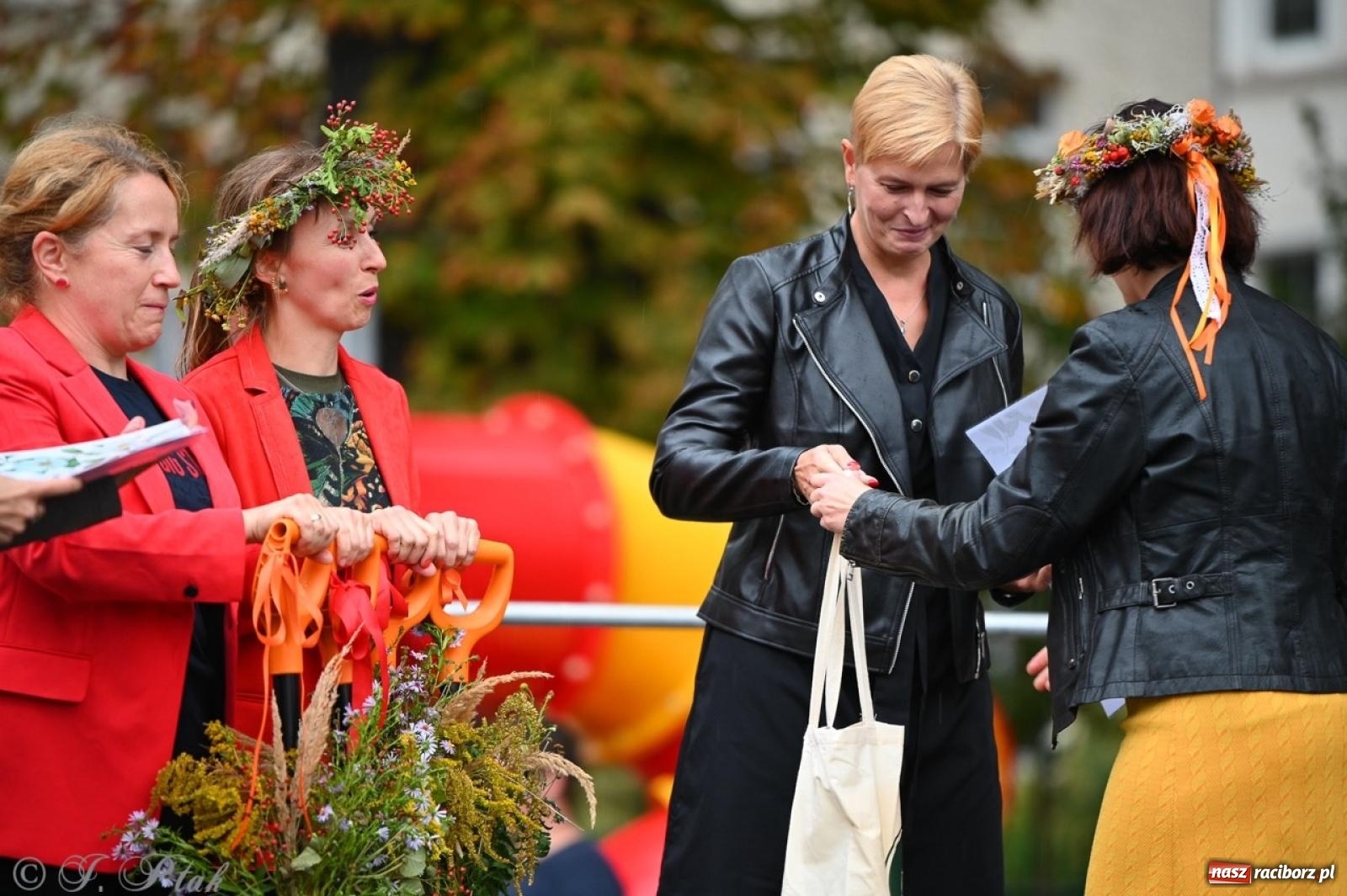 Zdjęcie w galerii na portalu naszraciborz.pl: Święto Dyni w Ogródku Jordanowskim: celebracja jesieni pełna barw i zabawy wiadomości z regionu