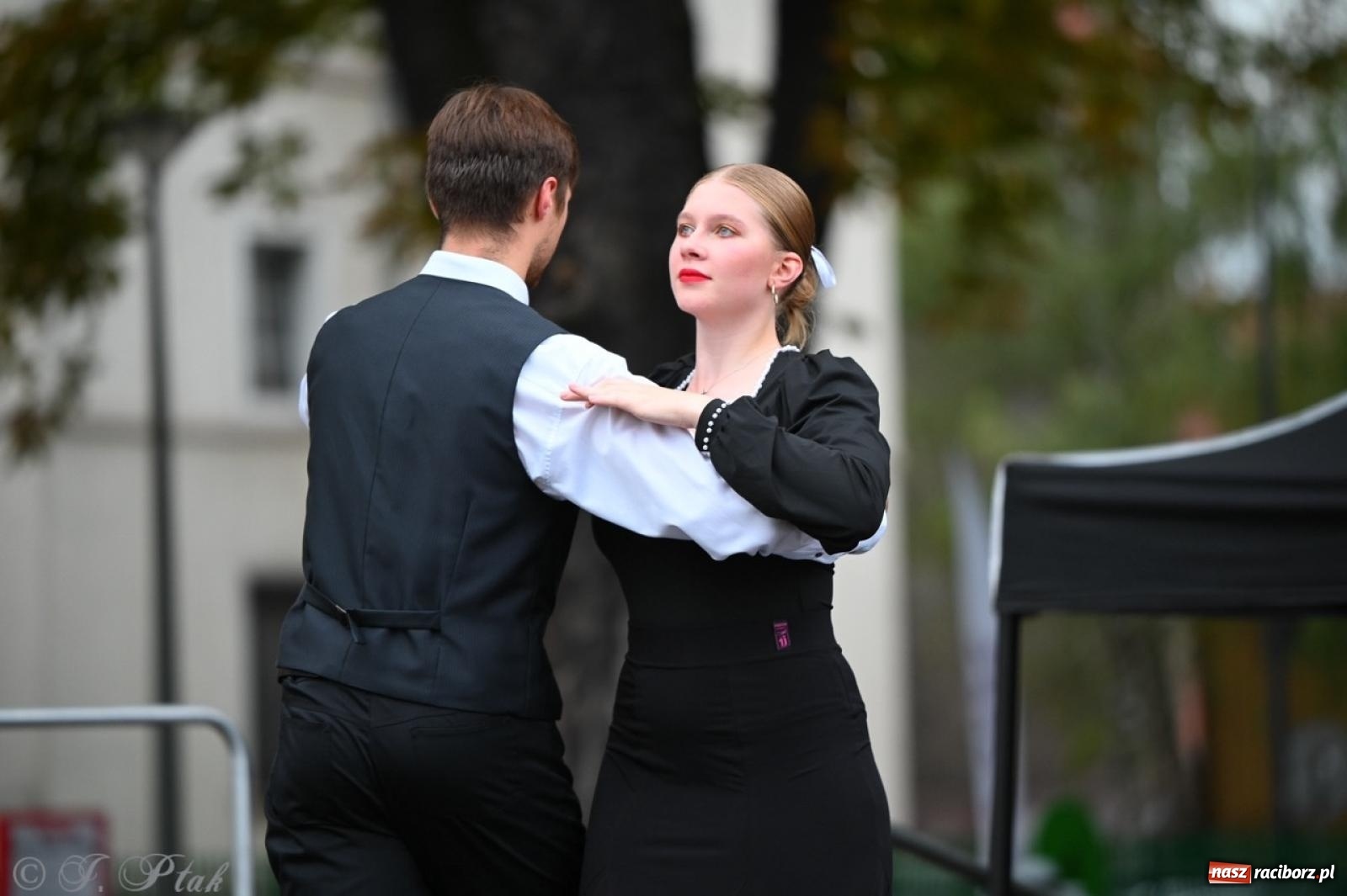 Zdjęcie w galerii na portalu naszraciborz.pl: Święto Dyni w Ogródku Jordanowskim: celebracja jesieni pełna barw i zabawy wiadomości z regionu