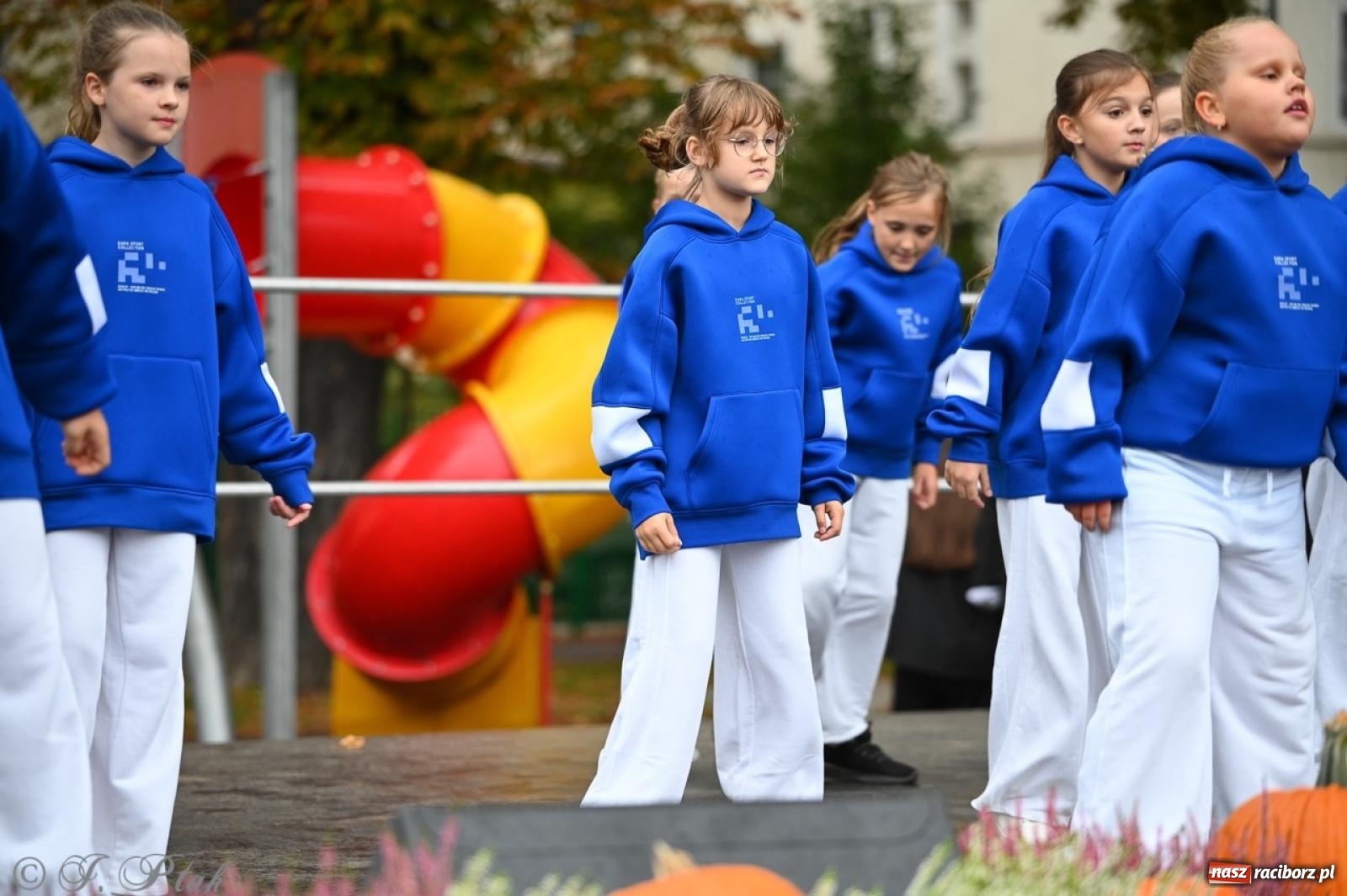 Zdjęcie w galerii na portalu naszraciborz.pl: Święto Dyni w Ogródku Jordanowskim: celebracja jesieni pełna barw i zabawy wiadomości z regionu
