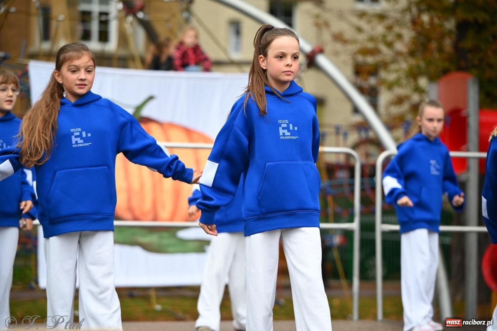 Zdjęcie w galerii na portalu naszraciborz.pl: Święto Dyni w Ogródku Jordanowskim: celebracja jesieni pełna barw i zabawy wiadomości z regionu